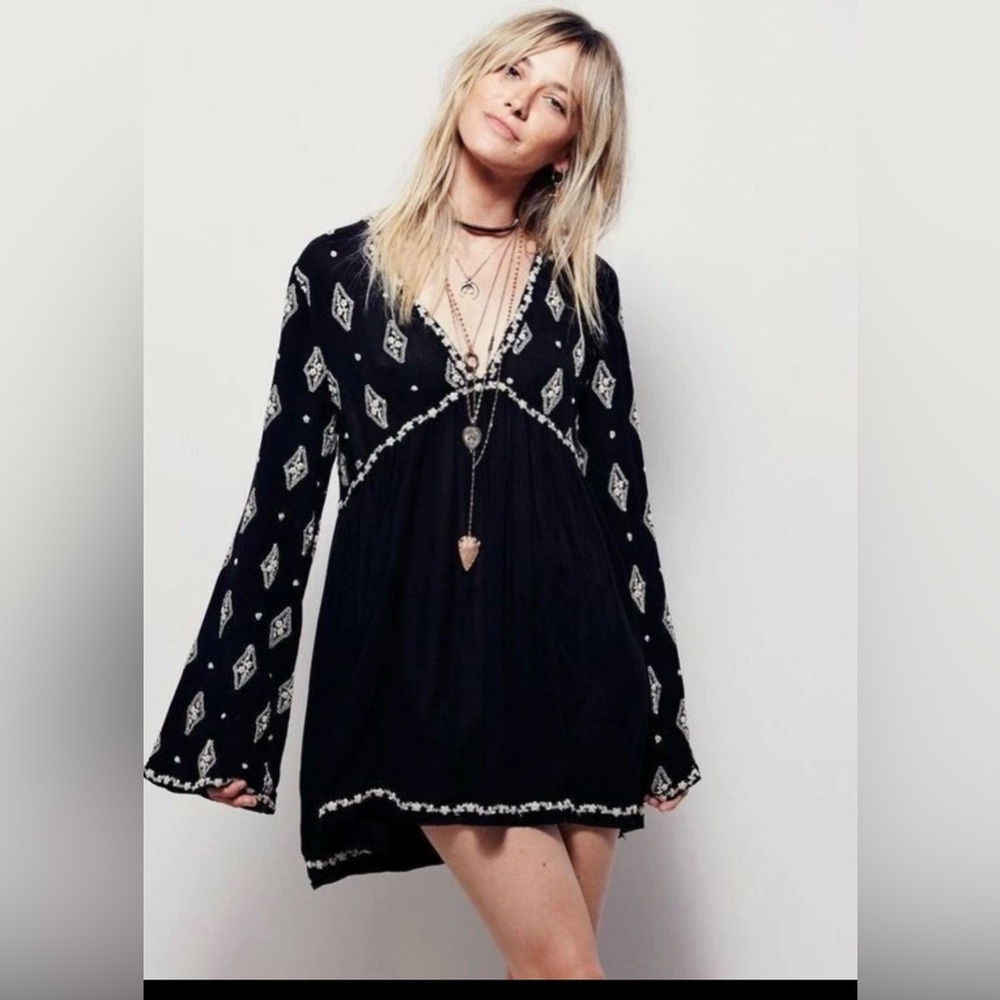 Free People Free People
Diamond Embroidered Top Black and White Large